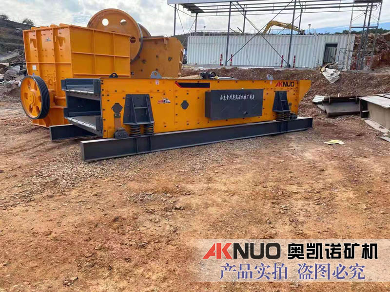 碎石制砂生產(chǎn)線(xiàn)安裝現(xiàn)場(chǎng)